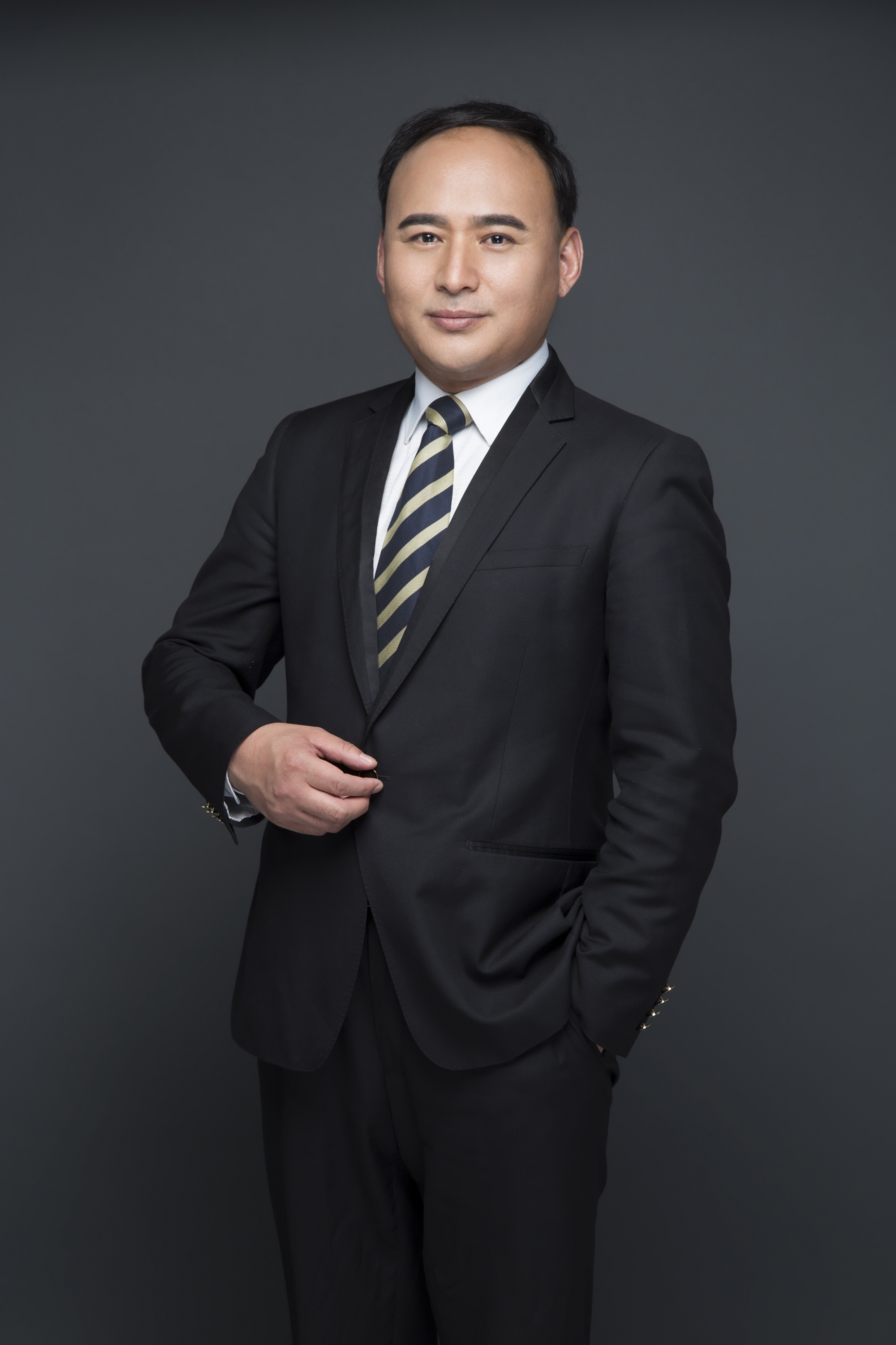 杨华 联合创始人 & 首席运营官